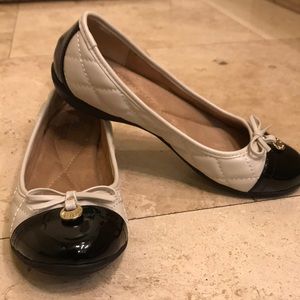 Ecru Quilted Patent Cap Toe Flats Modillista 6 1/2